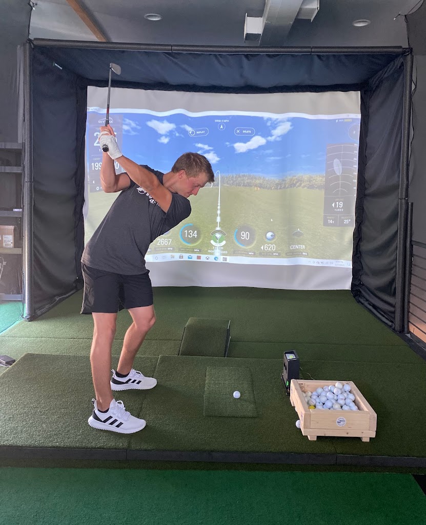 Golf Simulator @ Meyer Fitness - gallery
