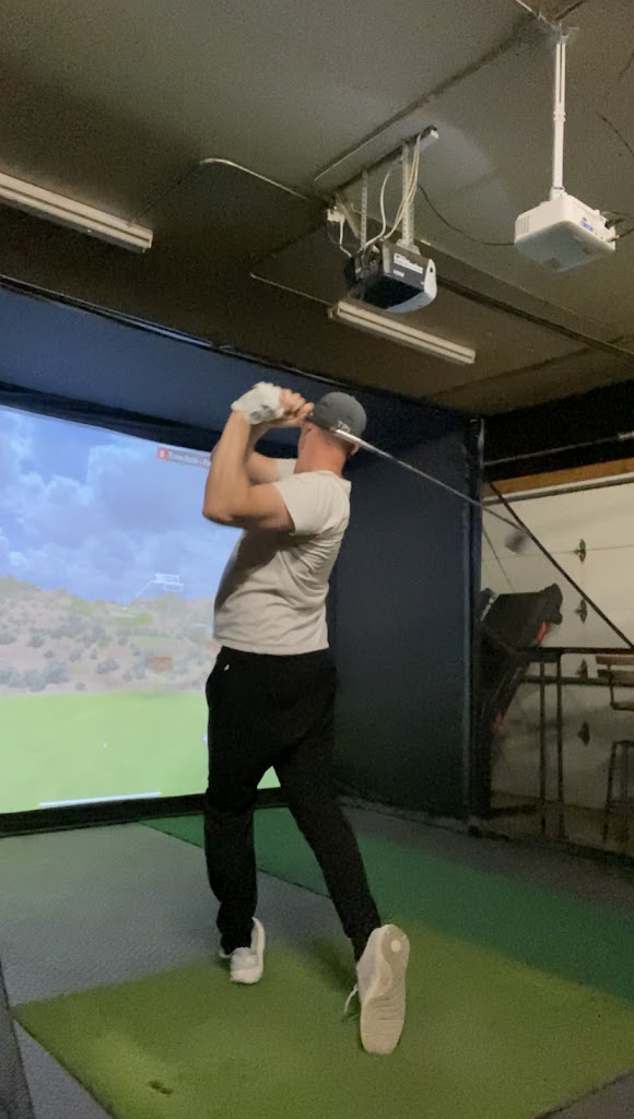 Golf Lounge - gallery