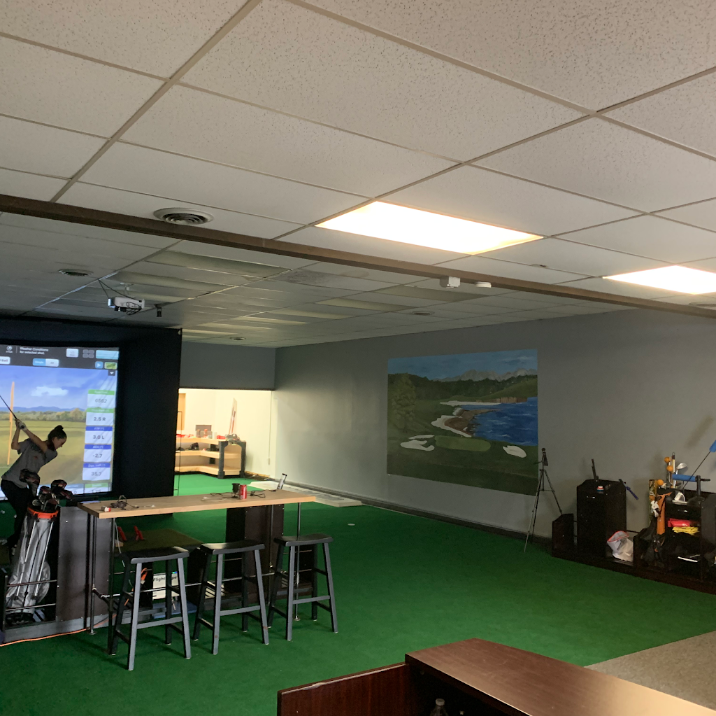 Lakeshore Golf Studio - gallery