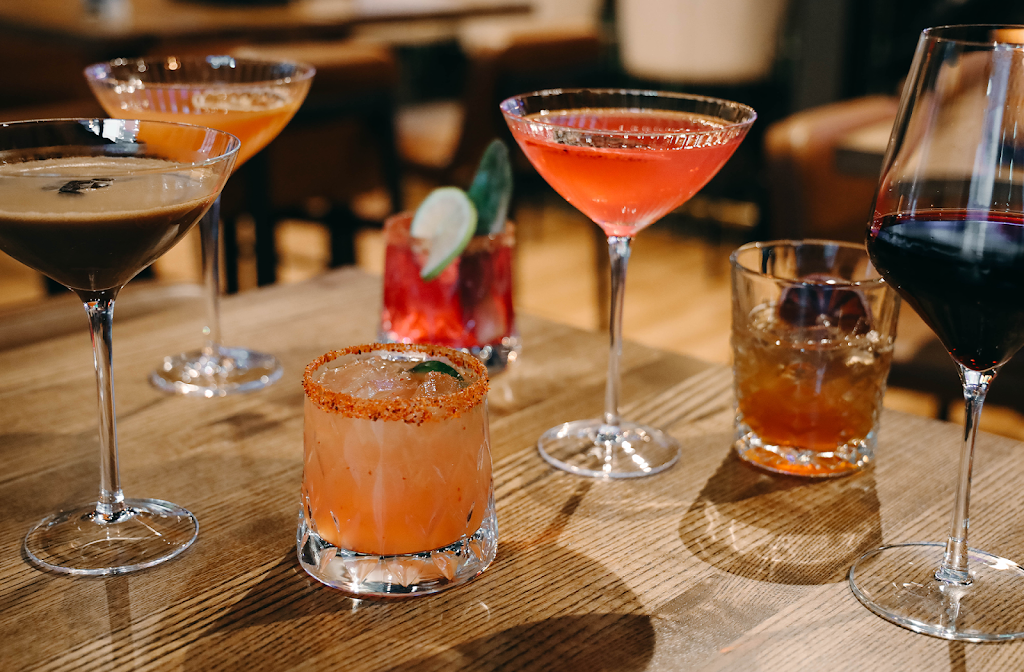 Gimme's Par and Grill - gallery