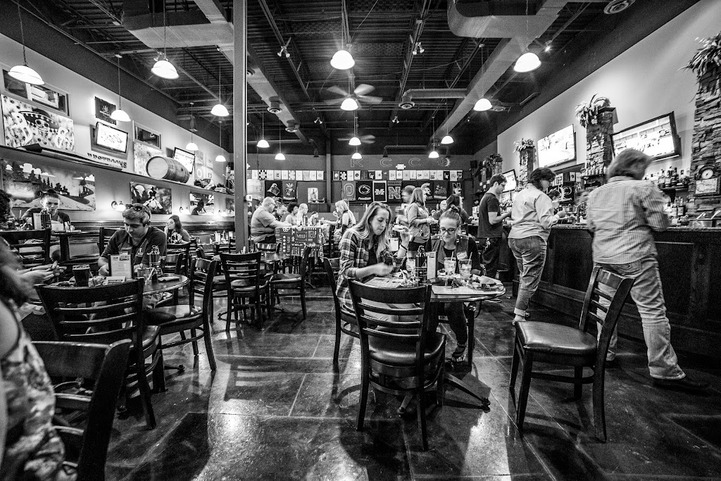 Beyond Golf - Bar + Kitchen - gallery