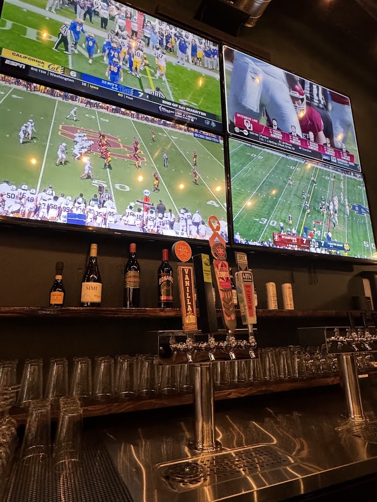 Stix Golf Lounge - gallery