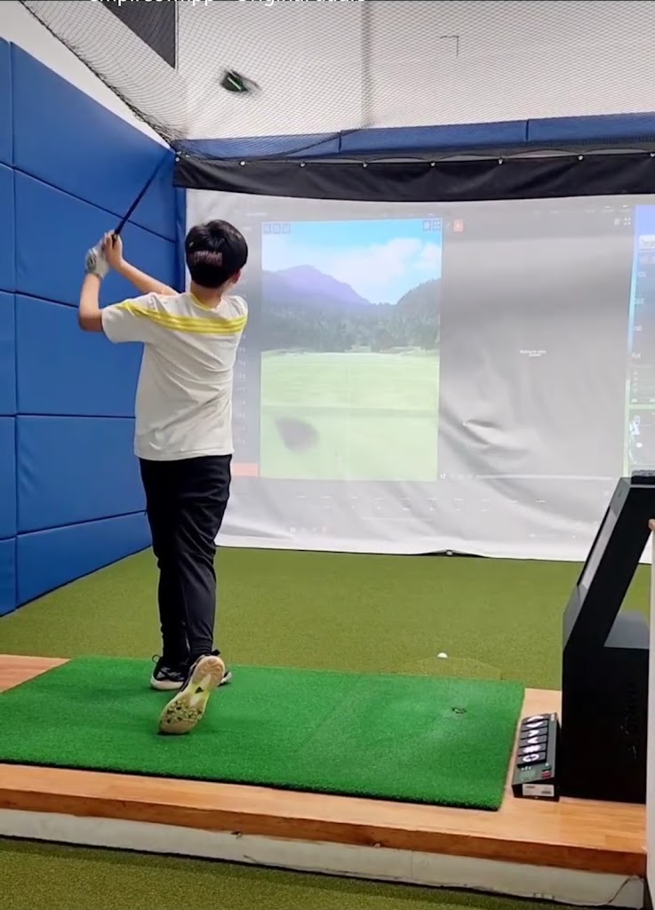 JS Screen Golf | Indoor Golf Lesson | seukeuringolpeu nyujeoji | Trackman Indoor Golf - review