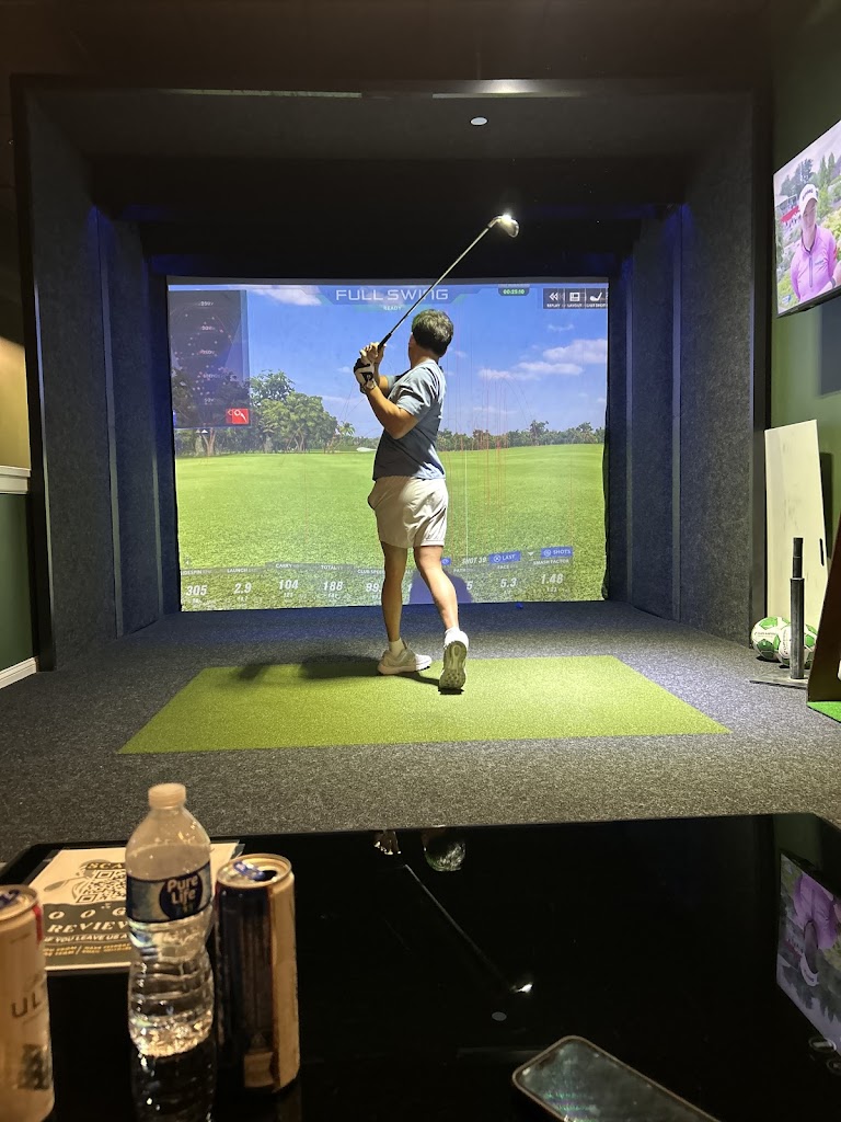 Rev's Golf Lounge - review