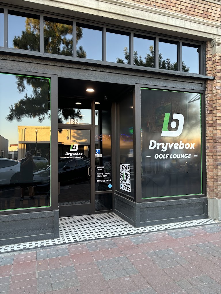 Dryvebox Visalia Tulare - Golf Lounge and Mobile Golf Simulator - review