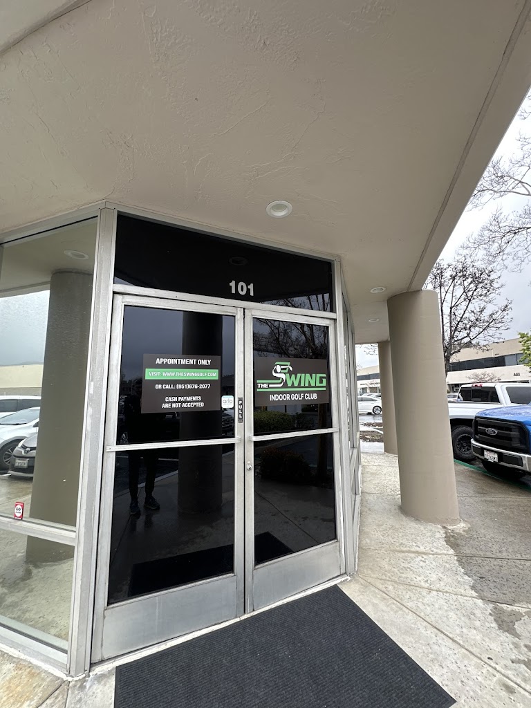 The Swing - Indoor Golf Club - review