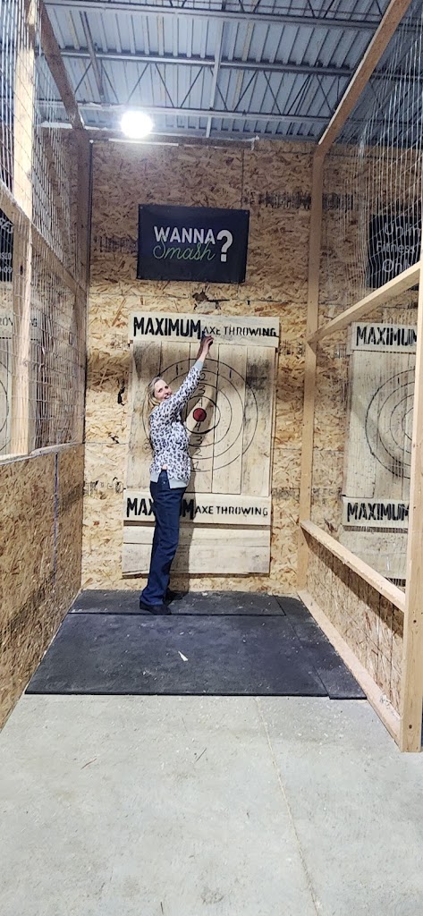 Maximum Axe Throwing, Smash Room and Golf Simulator - review