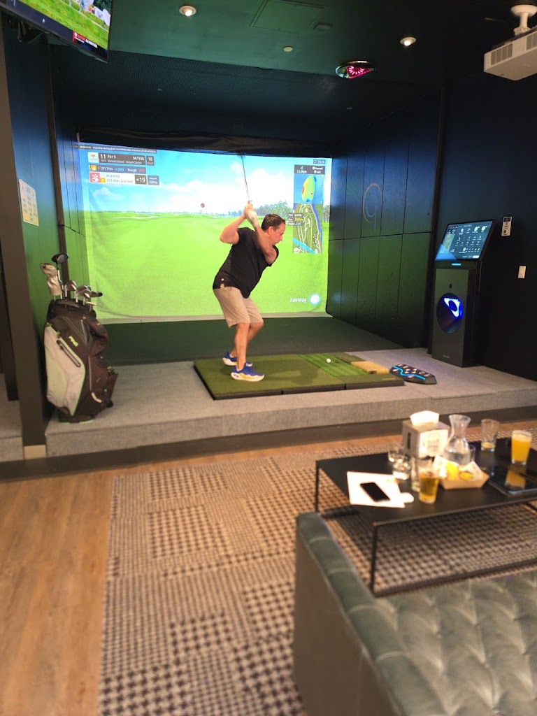 GOLFZON Social - review