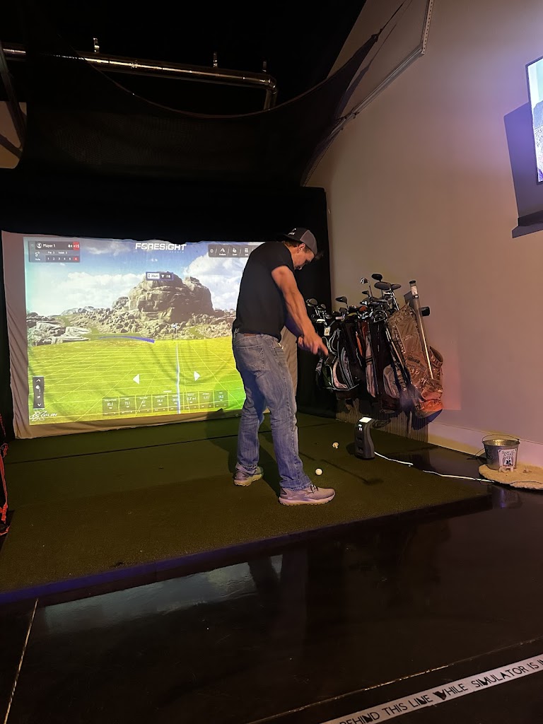 910 Golf Simulator and Lounge - review