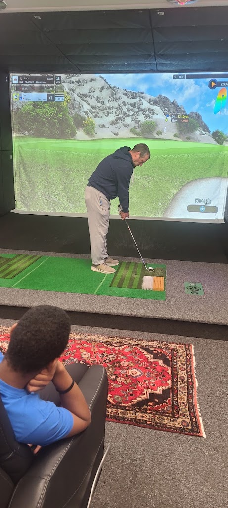 Hillside Athletics Indoor Golf - review