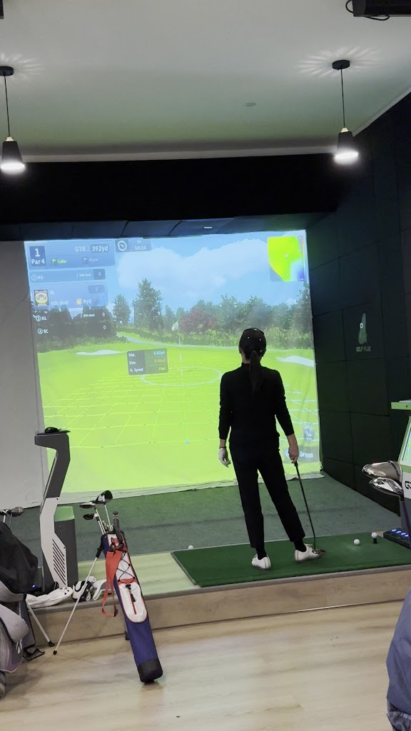 Golf Plus La Mirada | Indoor Golf Simulator - review