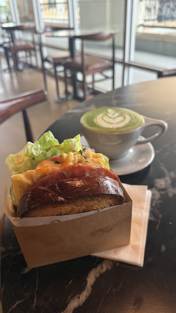 Birdies & Lattes - review