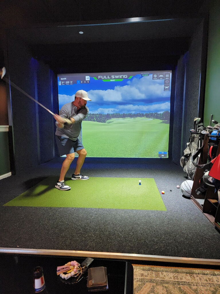 Rev's Golf Lounge - review