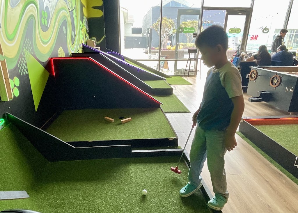 Playground Mini Golf - review