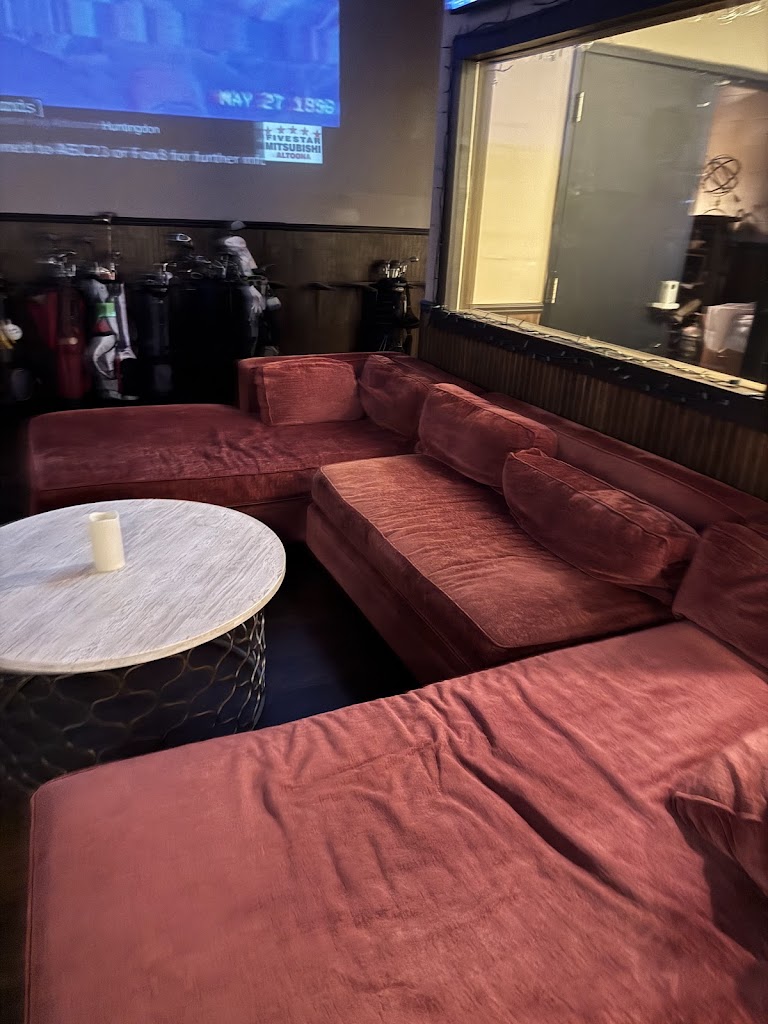 Westmont Indoor Golf - review