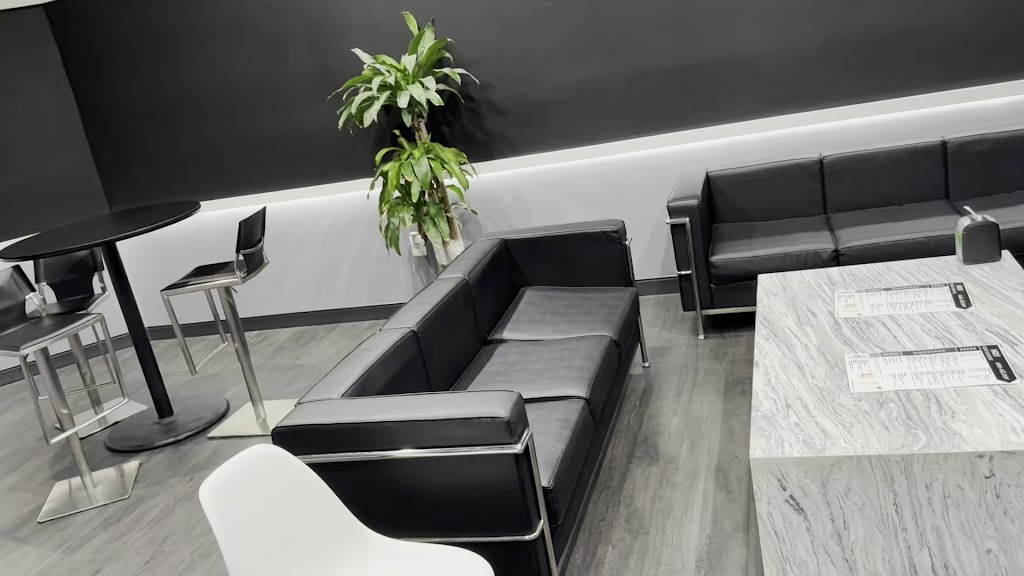 No. 1 Golf Lounge - review