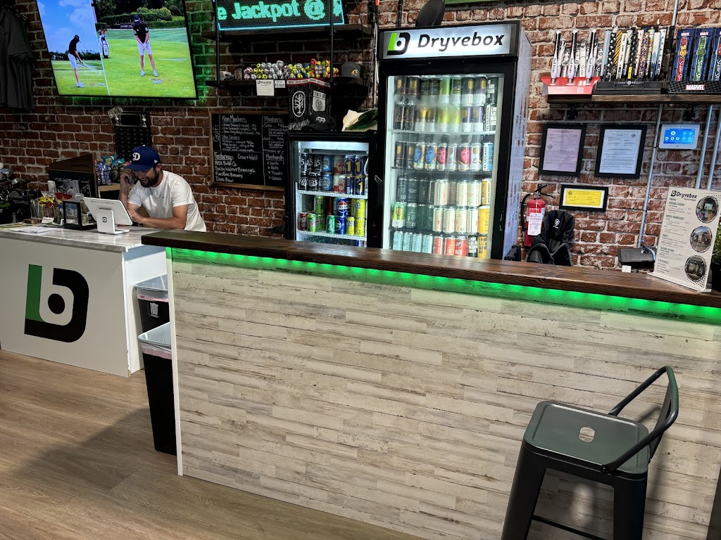 Dryvebox Visalia Tulare - Golf Lounge and Mobile Golf Simulator - review