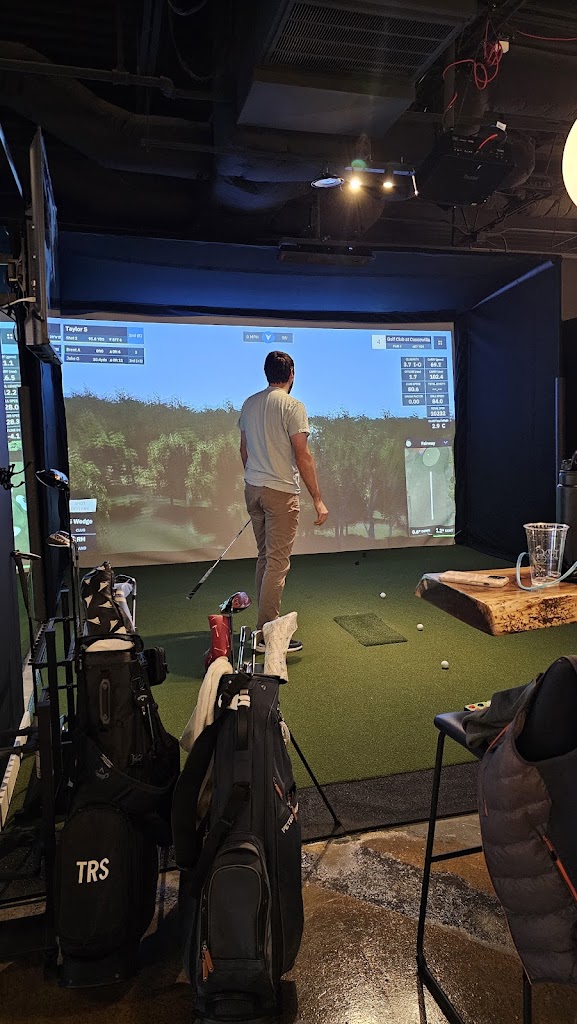 Tee 2 Green Indoor Golf & Lounge - review