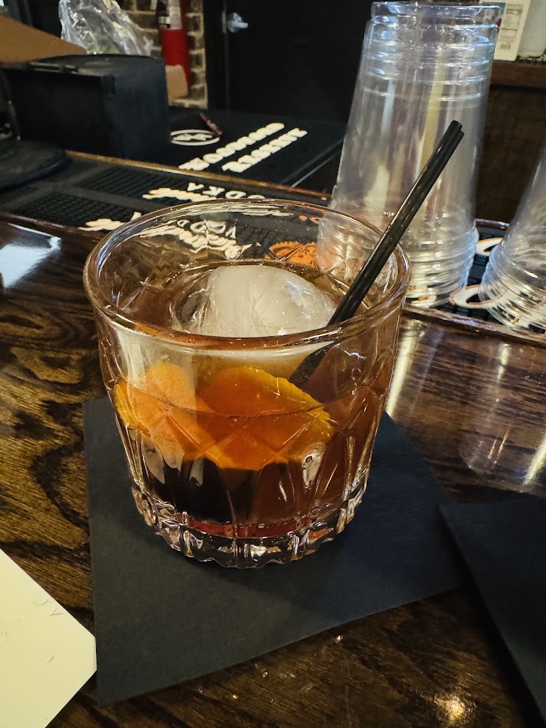 Caddies Sports Club - review