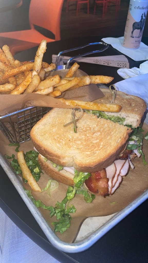 Five Iron Golf - review